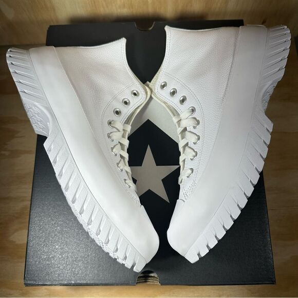 New in Box Converse Chuck Taylor White Leather Platform Shoes Women’s Size 10.5 - Picture 3 of 7